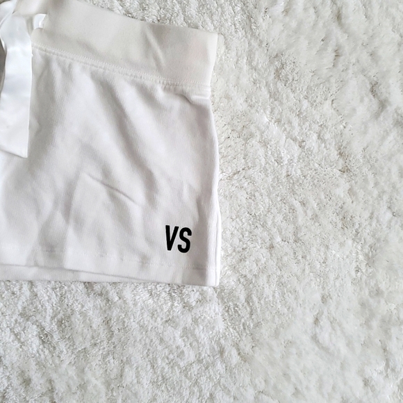↔️🎊Victoria's Secret Short Size S - Picture 3 of 6